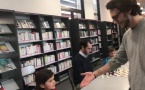 Ritratti e filmettu di a simultanea di u Maestru in Corti