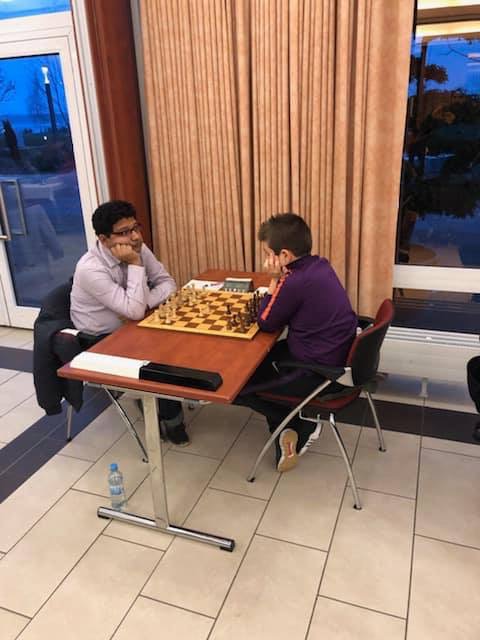 Marc'Andria contre le n°6 de l'open, le MI Indien Das Arghyadip 2431 elo, lors de la R1