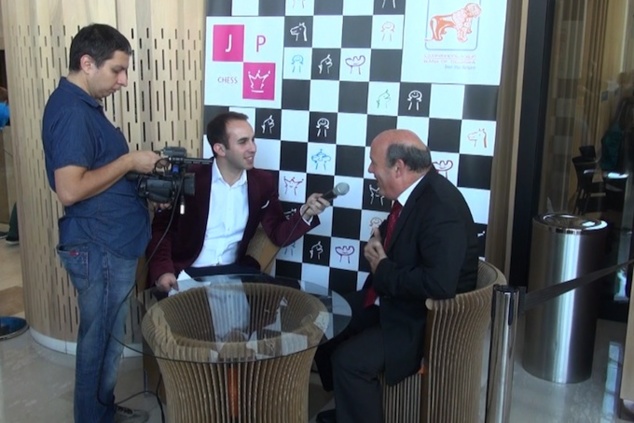 Interview de Léo Battesti par une TV hongroise Interview de Léo Battesti par une TV hongroise
