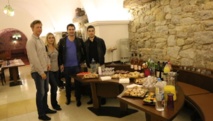 Pavel Trebugov, Almira Skripchenko, JB Mullon et Laurent Fressinet ont été chaleureusement accueilli au domaine Orsini... Pavel Trebugov, Almira Skripchenko, JB Mullon et Laurent Fressinet ont été chaleureusement accueilli au domaine Orsini...