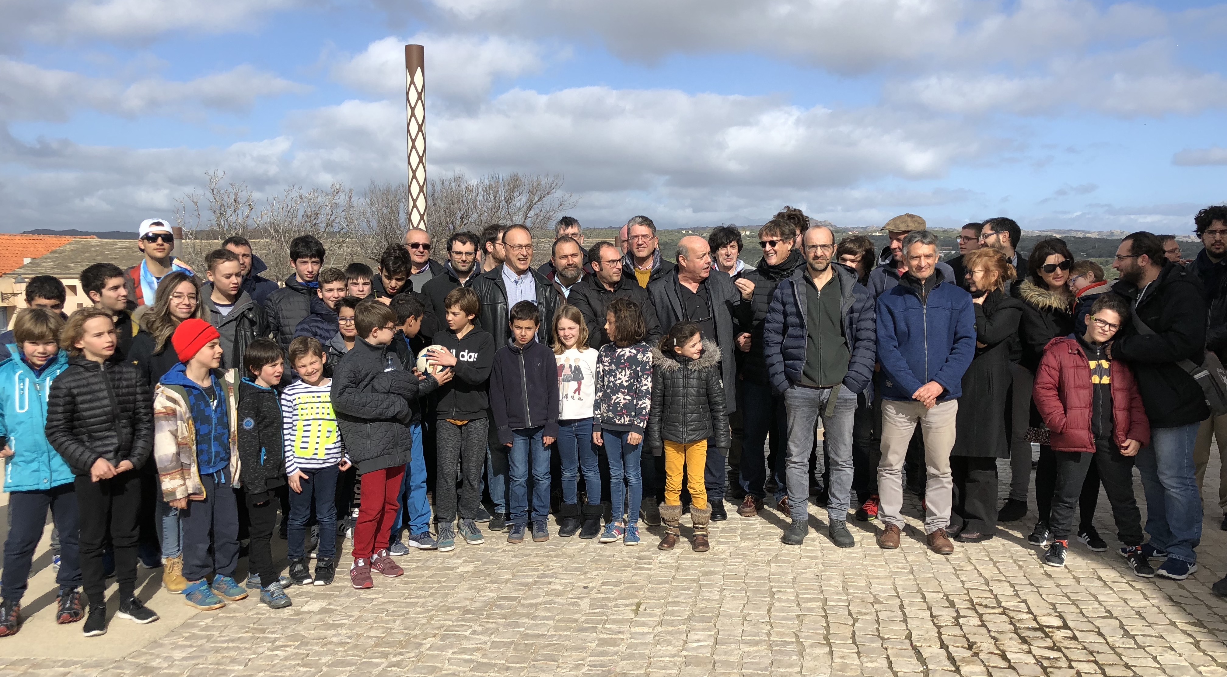Una bella ghjustra in Bunifaziu incù a participazione di numerosi ghjucatori sardi !