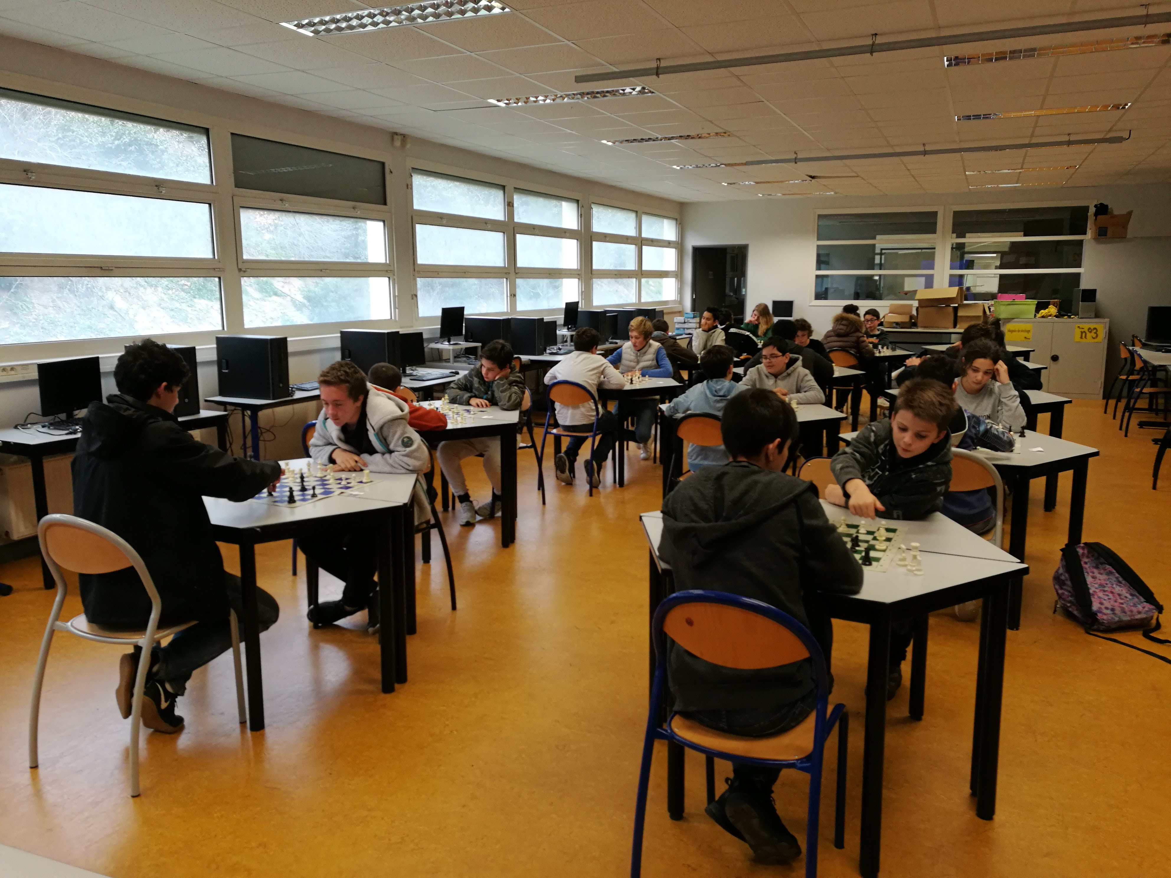 Tournoi d'échecs au collège de Portivechju 2