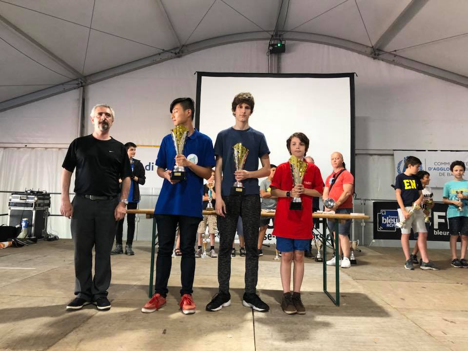 Le podium du 7e Blitz Ghjustra Europea: Stefano Yao, Anatole Vlachos, Augustin Droin