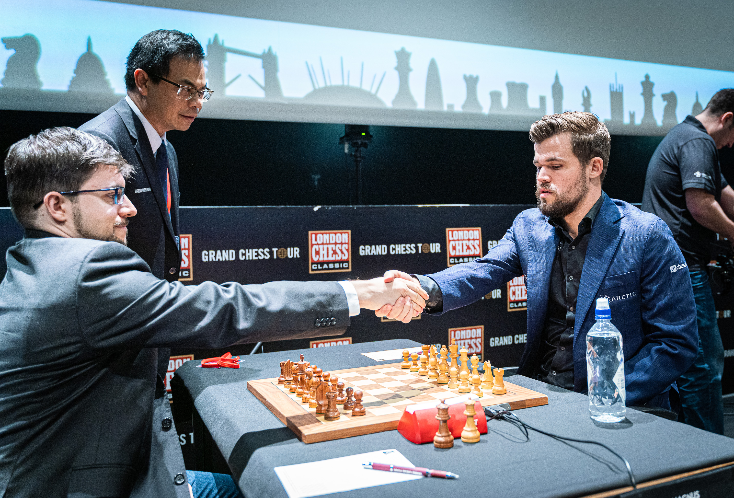 Akkhavanh Vilaisarn arbitre de la finale du Grand Chess Tour à Londres