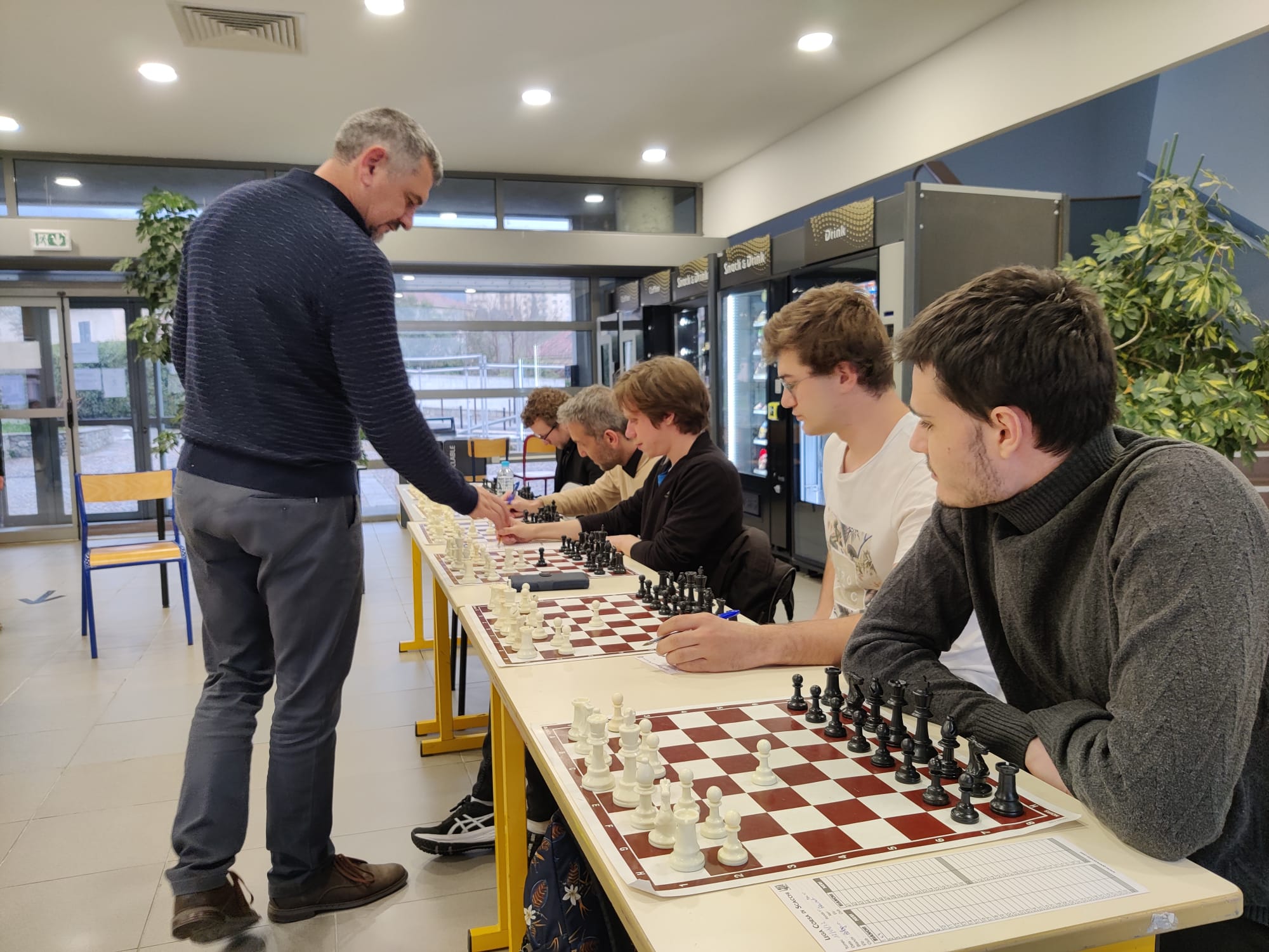 Simultanée du grand-maître Viktor Bologan au SUAPS de l’Université de Corse.