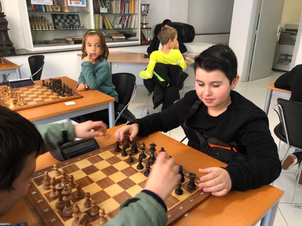 Des vacances studieuses et ludiques au Corsica Chess Club