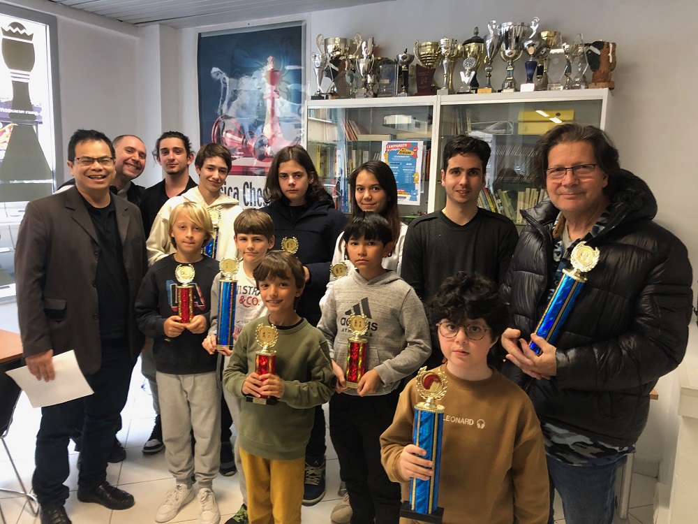 Succès du tournoi Gambit de la Dame pour la journée internationale des droits des femmes et la semaine de la Mixité