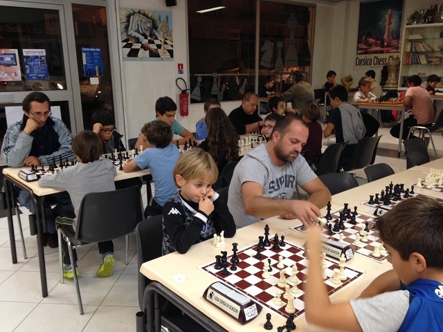 Bonne ambiance et bonne pizza au Corsica Chess Club