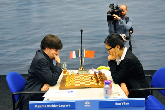 Ronde 1: Maxime Vachier-Lagrave - Yifan Hou