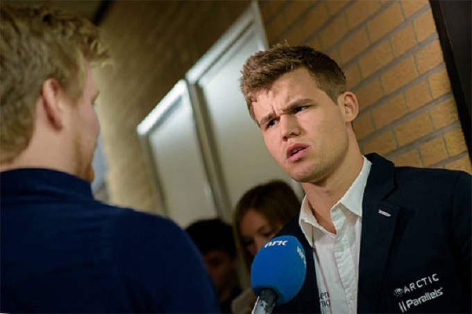 Vous ne pouvez gagner tous les jours ! Le champion du Monde Magnus Carlsen subi une terrible défaite et commence le tournoi par un lamentable 1pt / 3 Vous ne pouvez gagner tous les jours ! Le champion du Monde Magnus Carlsen subi une terrible défaite et commence le tournoi par un lamentable 1pt / 3
