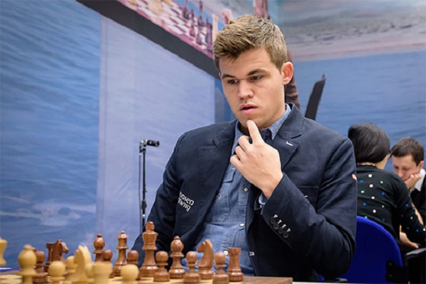 Le Champion du Monde est maintenant à la poursuite de Ivanchuk.