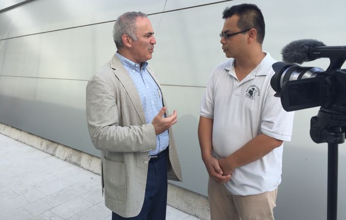 Garry Kasparov interview par Akkha