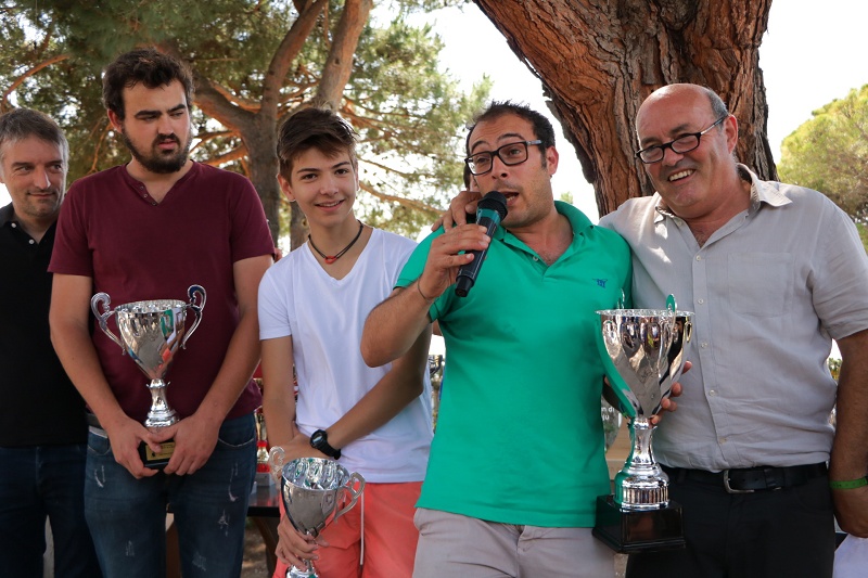 Le nouveau champion de Corse, le talentueux et imprévisible Pierluigi Piscopo entouré de ses dauphins et du Président de la Ligue