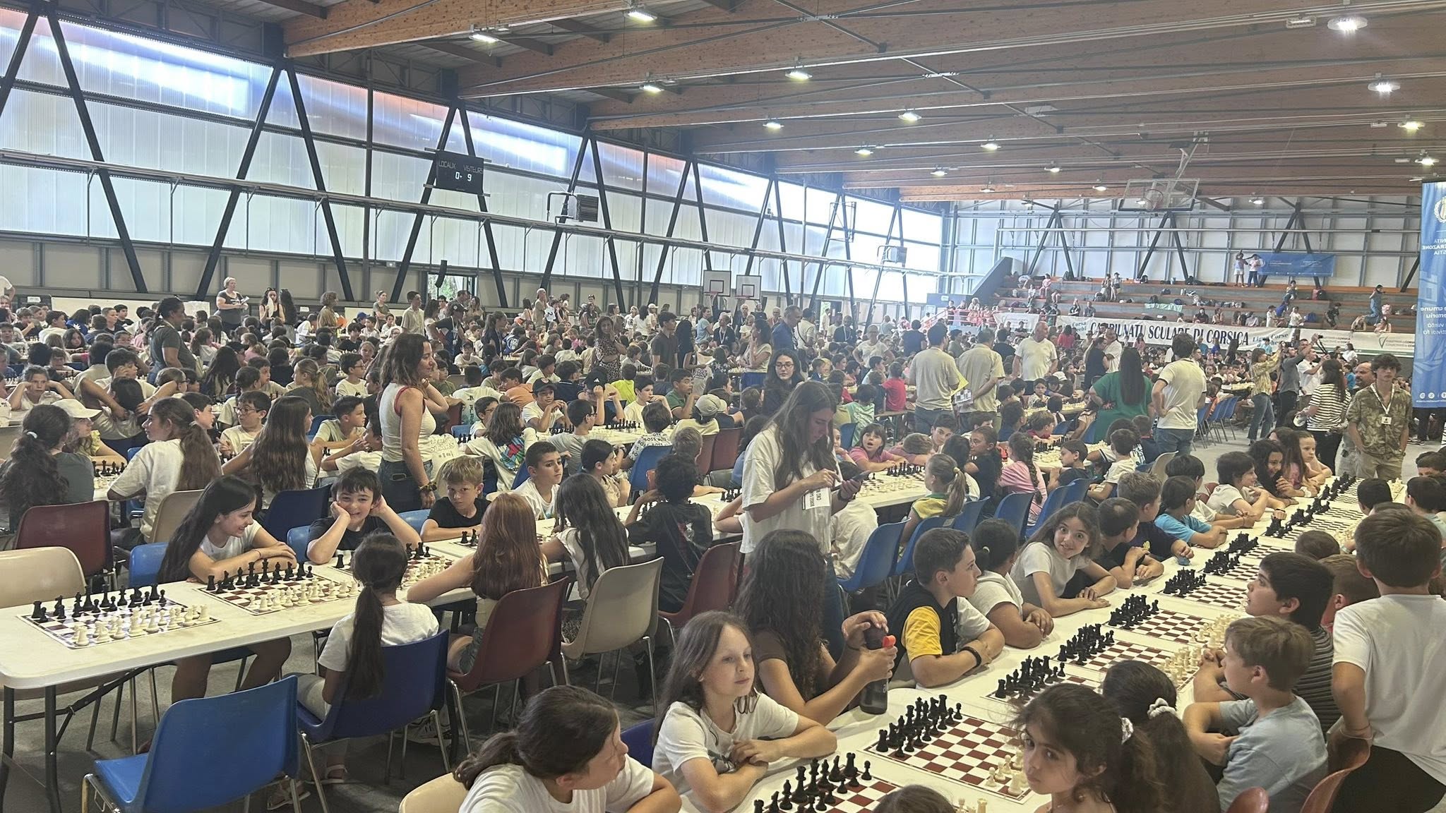 1 200 écoliers réunis au COSEC Pepito pour la grande fête des échecs 