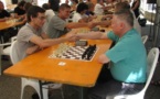 Vitali Koziak dame le pion à Karpov Vitali Koziak dame le pion à Karpov