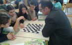 Des jeux d'échecs pour les enfants de l'école Marcellesi de Portivechju